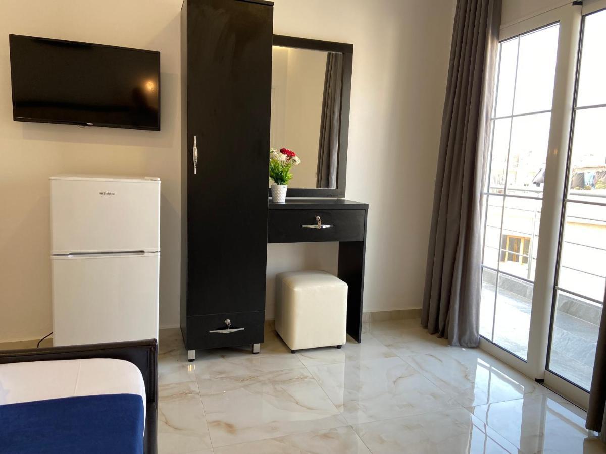 Villa Center Ксамил Екстериор снимка