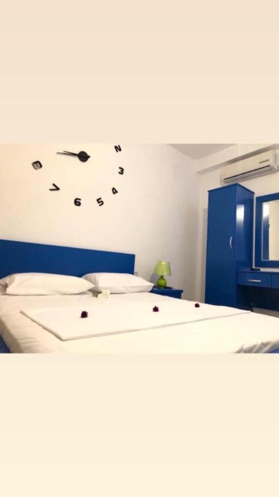 Villa Center Ксамил Екстериор снимка